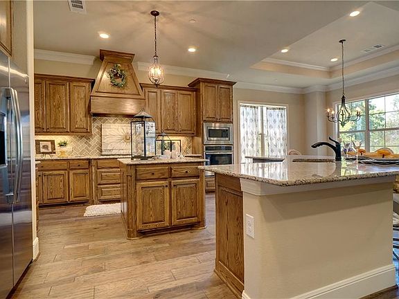 3rd image of 407 Watermere Dr