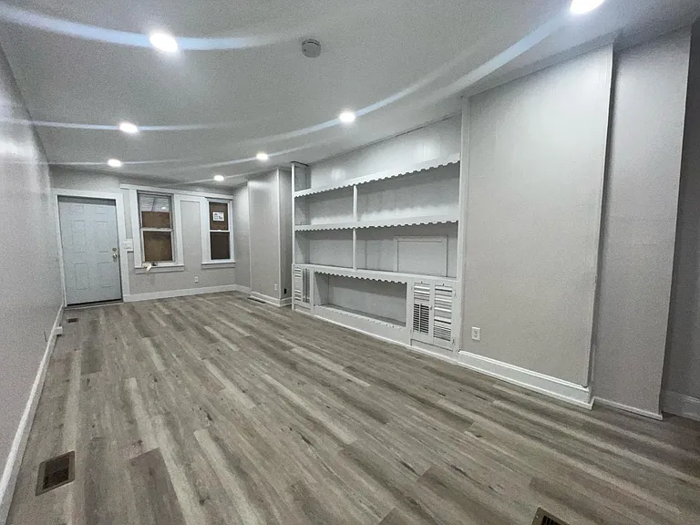 134 Old Rose St — Photo 3