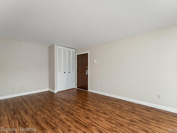 4th image of 420 Baldwin Ave APT 84