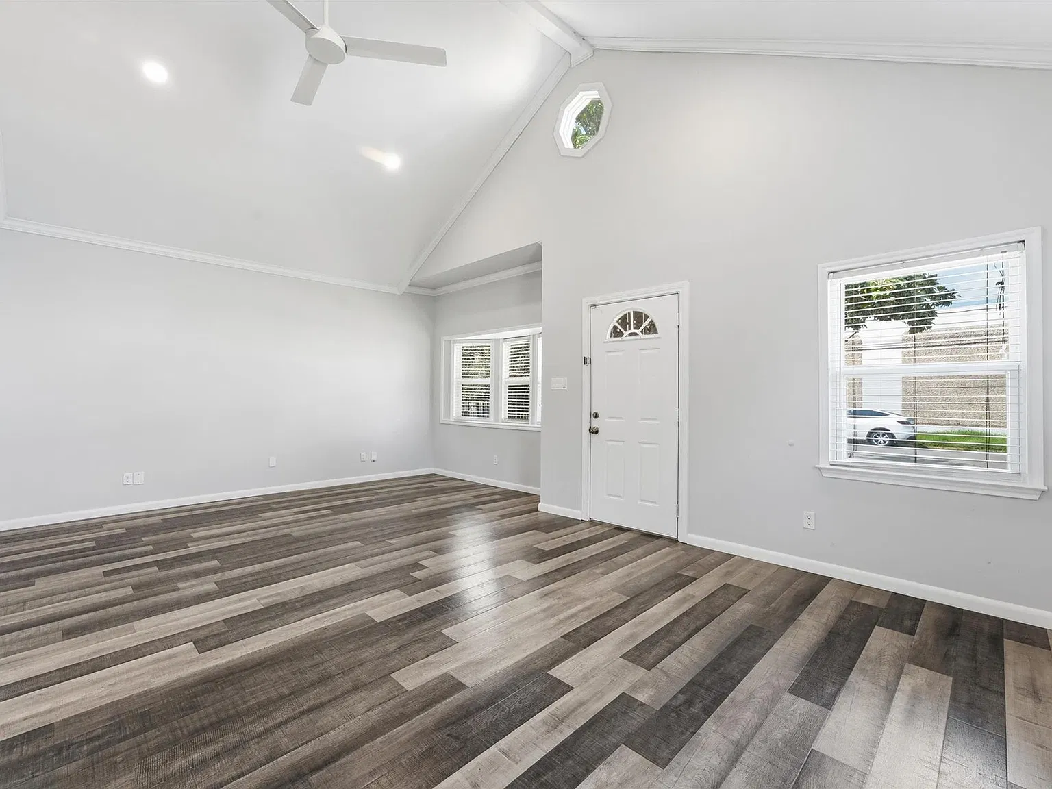 2 bed, 2.0 bath, 1354 sqft, $2,200 — Photo 3