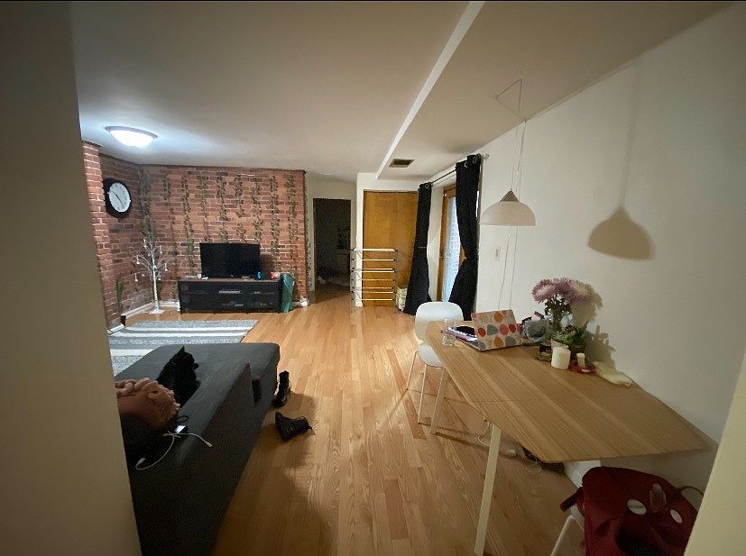 1st image of 103 Gainsborough St #1