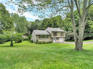 22 Brookside Ave, Airmont, NY 10901