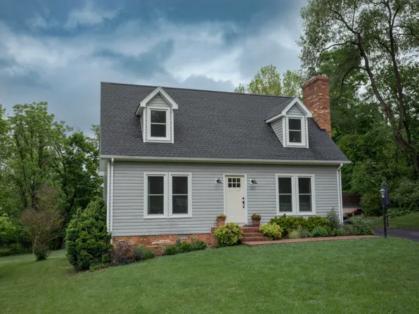 827 Shenandoah Rd, Lexington, VA 24450