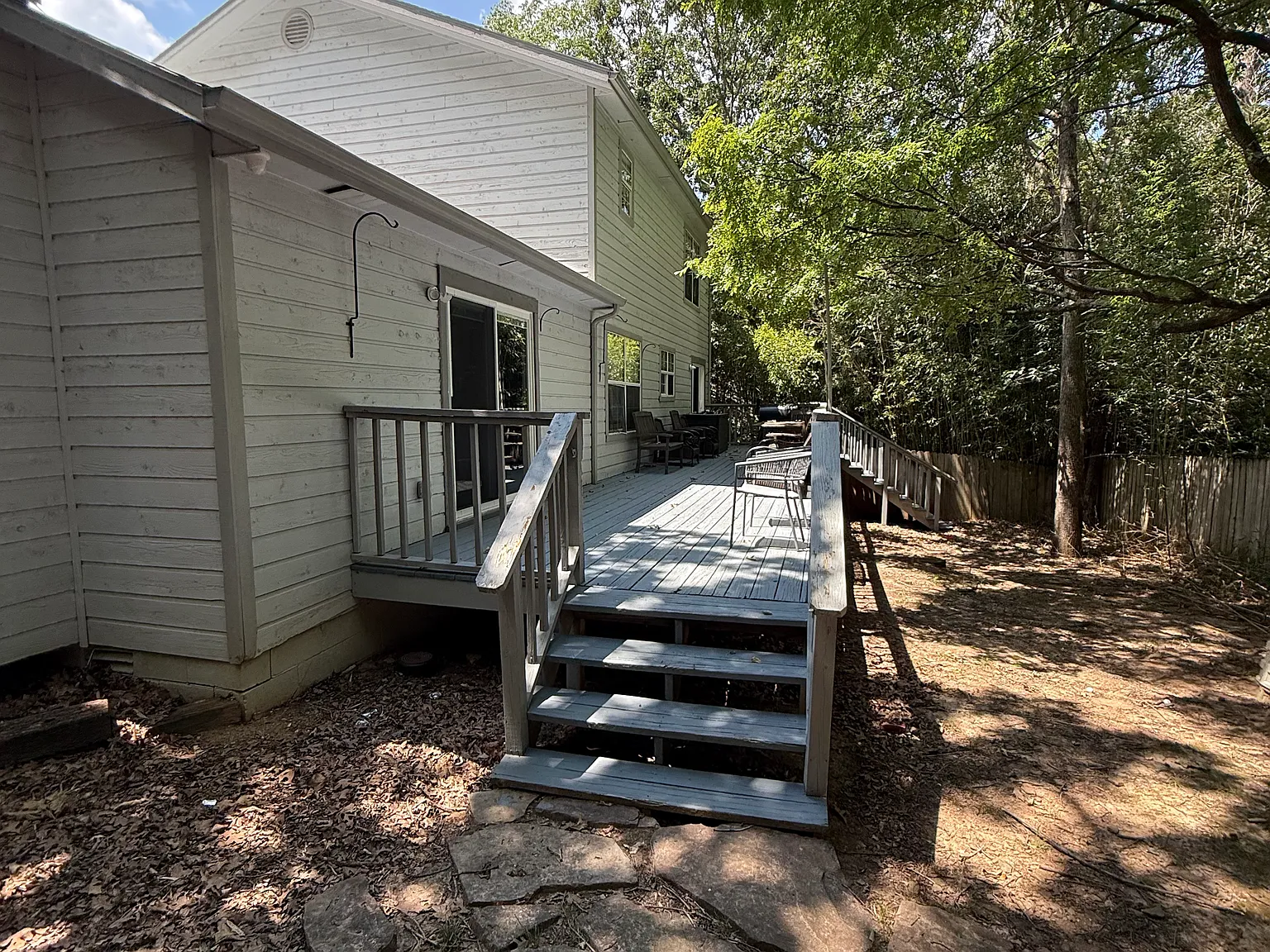 3 bed, 2.5 bath, 2050 sqft, $3,075 — Photo 2