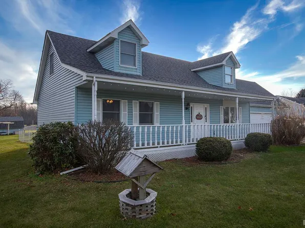 7358 E Grace Ave, New Carlisle, IN 46552