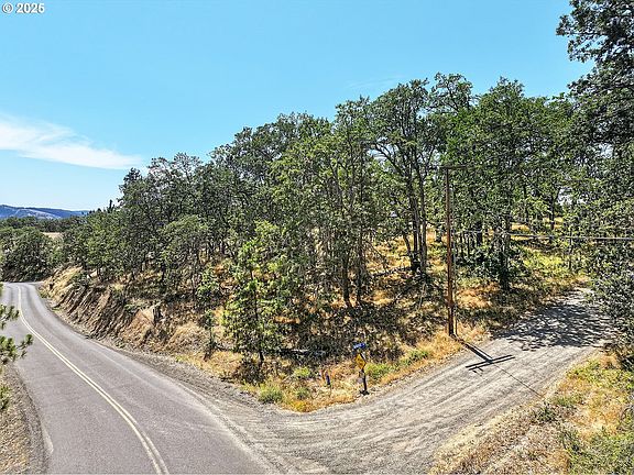 3rd image of 4 Murdock Rd