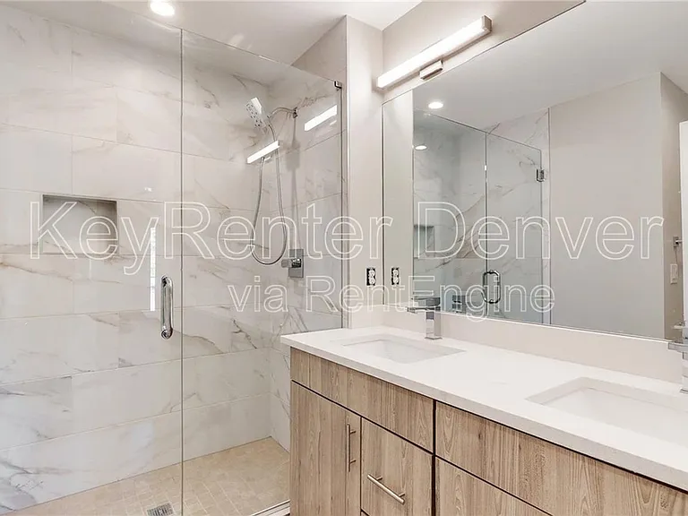1930 N Grove St #3 — Photo 10