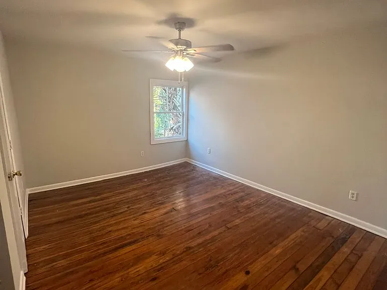 405 E Duffy St — Photo 13