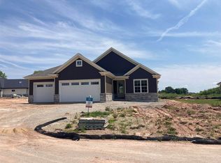 897 Cygnet Ct, Menasha, WI 54952