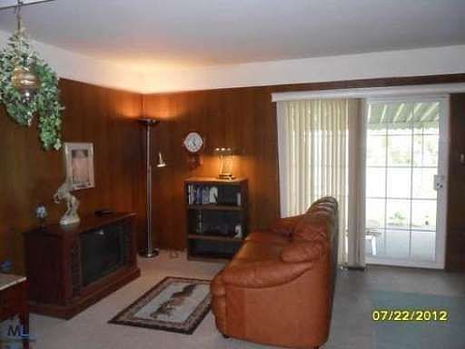 4th image of 21535 Grossedale St