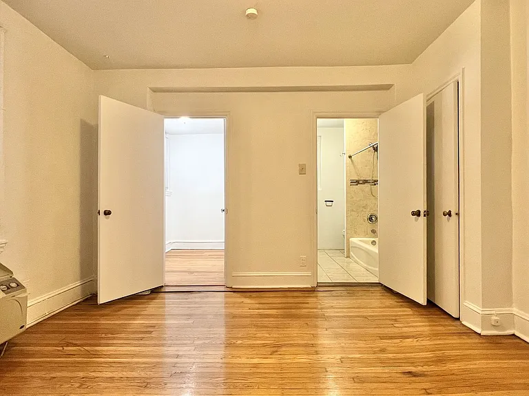 1429 Spruce St — Photo 38