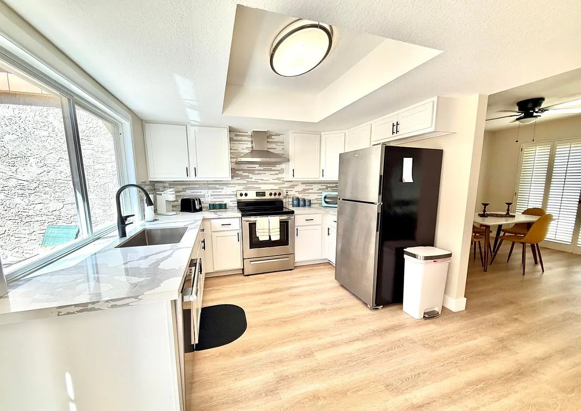 2 bed, 1296 sqft, $2,750 — Photo 3