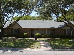 229 Oklahoma Ave, Hewitt, TX 76643
