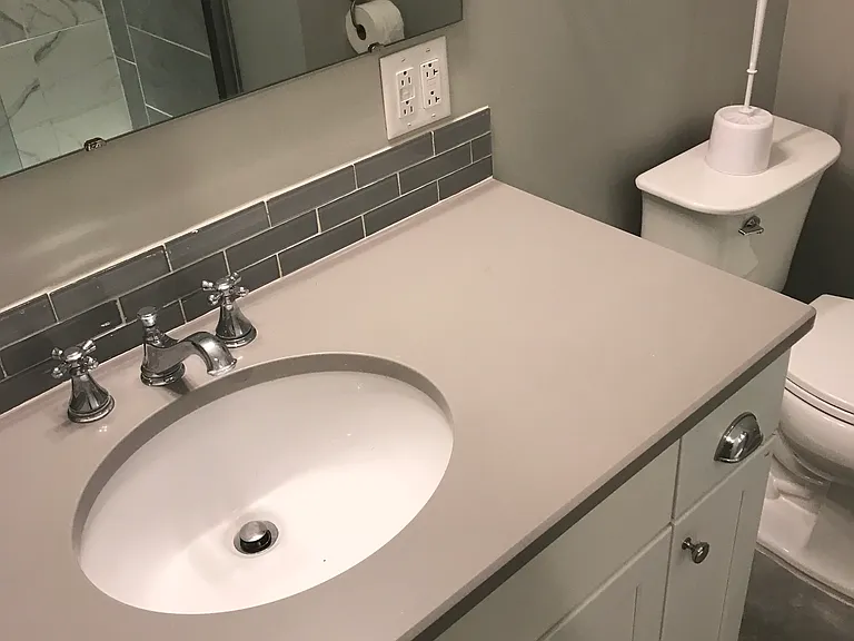 Bathroom 3 (Shared)
