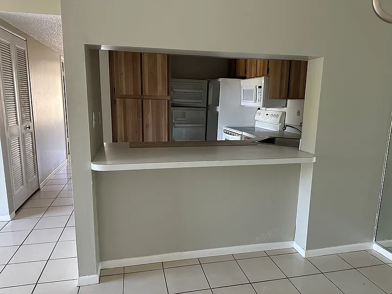 2655 Pine Ridge Way N #B2 — Photo 8