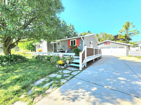 210 South 8th STREET, Oostburg, WI 53070