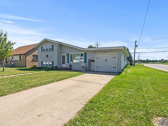 2nd image of 150 S Country Ct