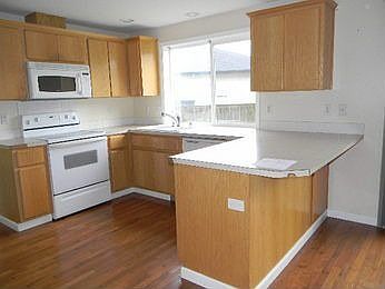4th image of 17614 NE 27th Way