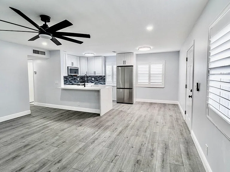 29 Burgundy Dr #A — Photo 1