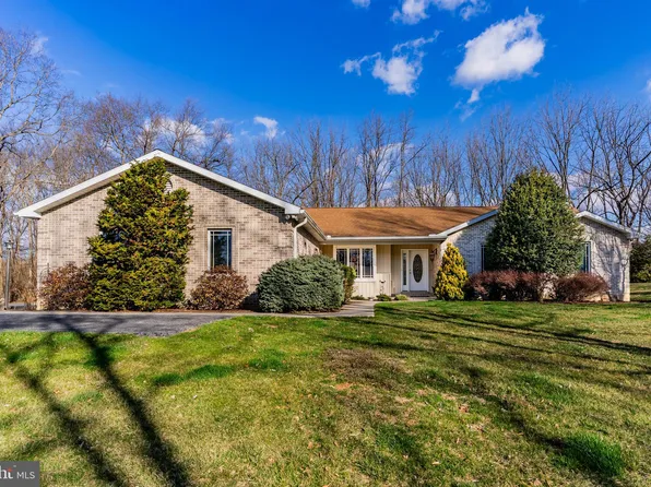 5 Jessica Dr, Carlisle, PA 17015