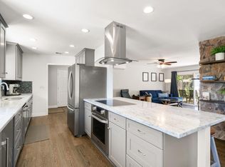 1136 Hampton Rd, Sacramento, CA 95864