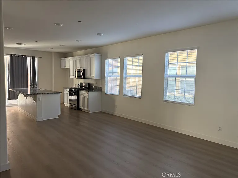 8603 Founders Grove St — Photo 3