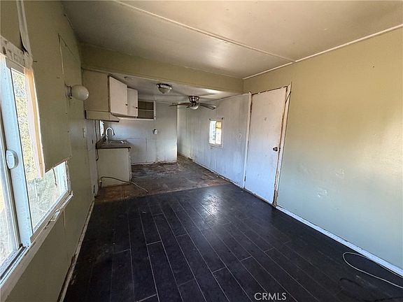 3rd image of 15217 Peach St