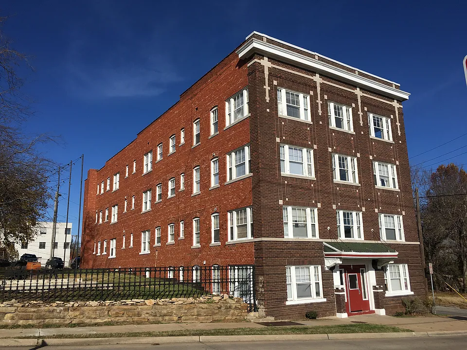 215 W Fairview St #204