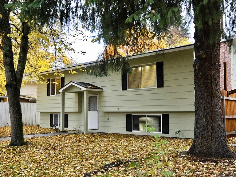 1811 E Front Ave — Photo 1
