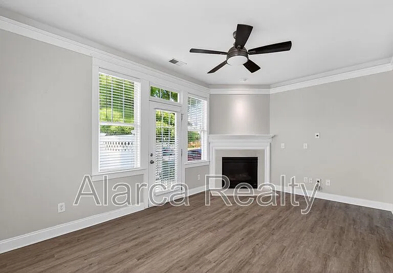 330 Davidson Gateway Dr — Photo 3