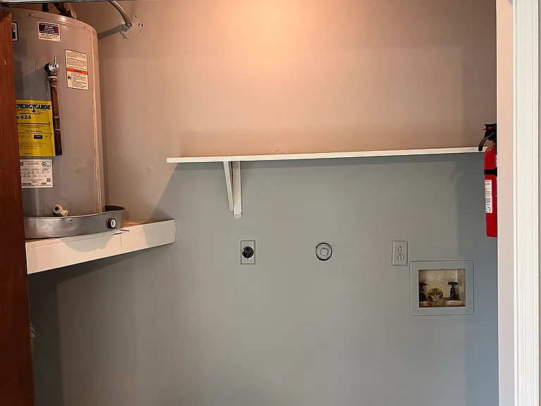 1537 London Cross Rd #D — Photo 7
