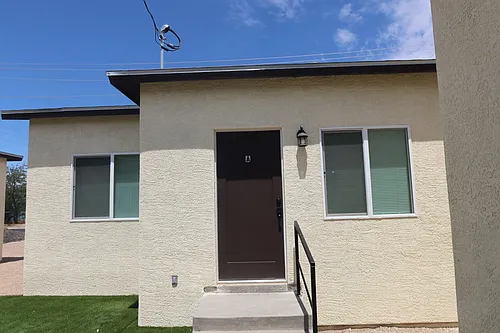 658 W Fremont St Photo 1