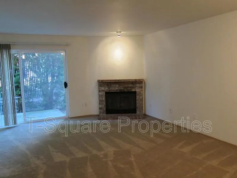 2 bed, 1.5 bath, 1050 sqft, $2,495 — Photo 3