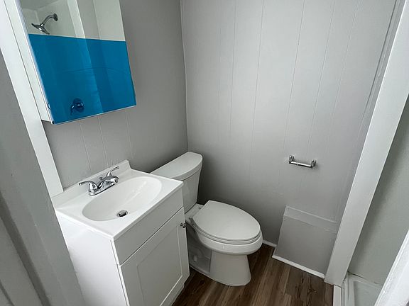 5th image of 8 Audrey St APT 15