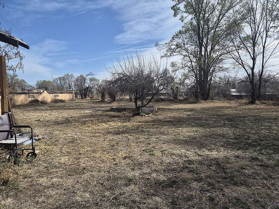 2nd image of 1324 Simmons Ln