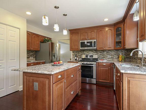 3rd image of 260 Southgate Dr