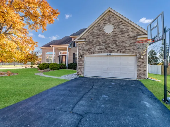 1757 Pinnacle Dr, Aurora, IL 60502