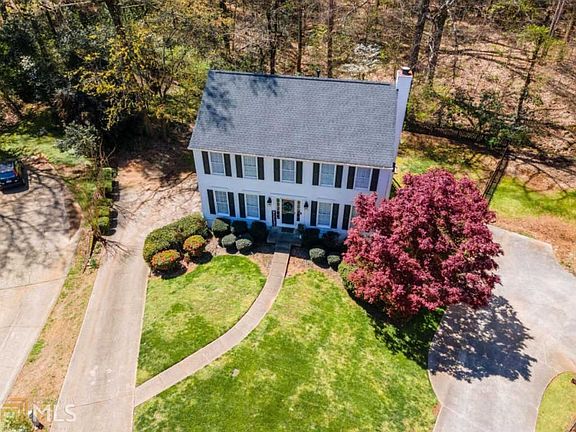 3rd image of 2090 Montrose Ct