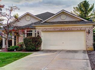 12290 Bristol Ln, Strongsville, OH