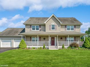 254 Village Dr, Florida, NY 10921