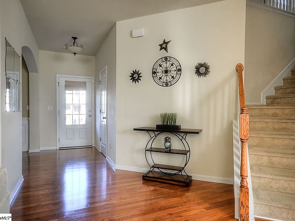 3rd image of 225 Oak Branch Dr
