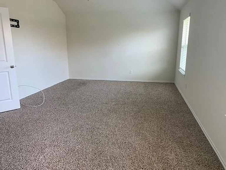 814 Rustic Meadows Trl — Photo 2