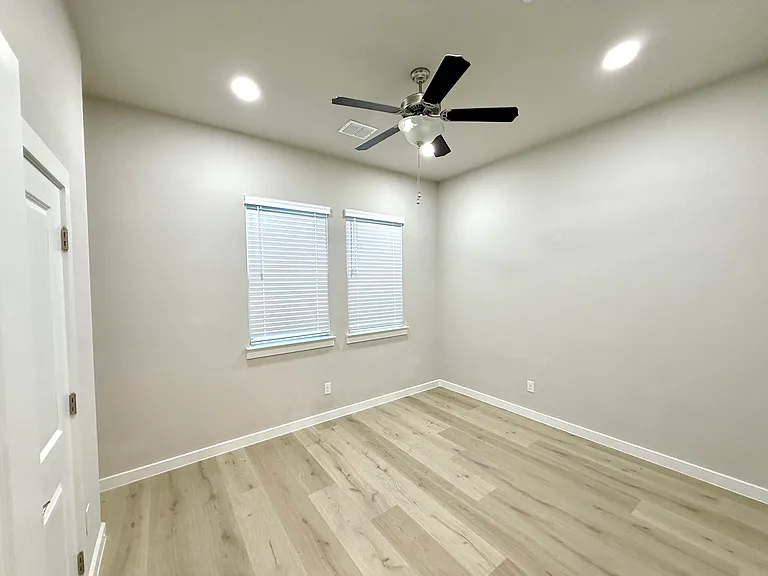 1321 Pebblebrook Ln — Photo 13