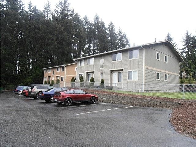1st image of 131 Lippert Dr W APT 201