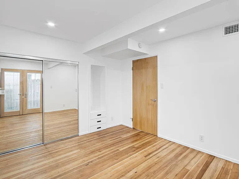 404 Prospect St — Photo 17