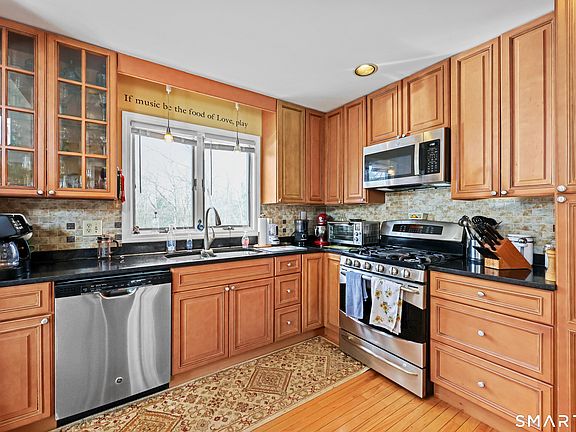 4th image of 76 Shafer Road