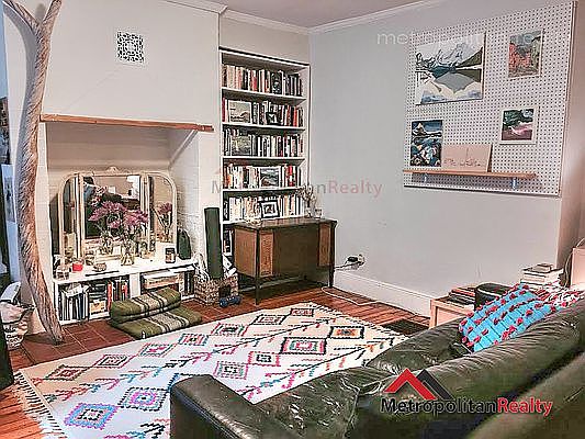 4th image of 924 President St APT 1R