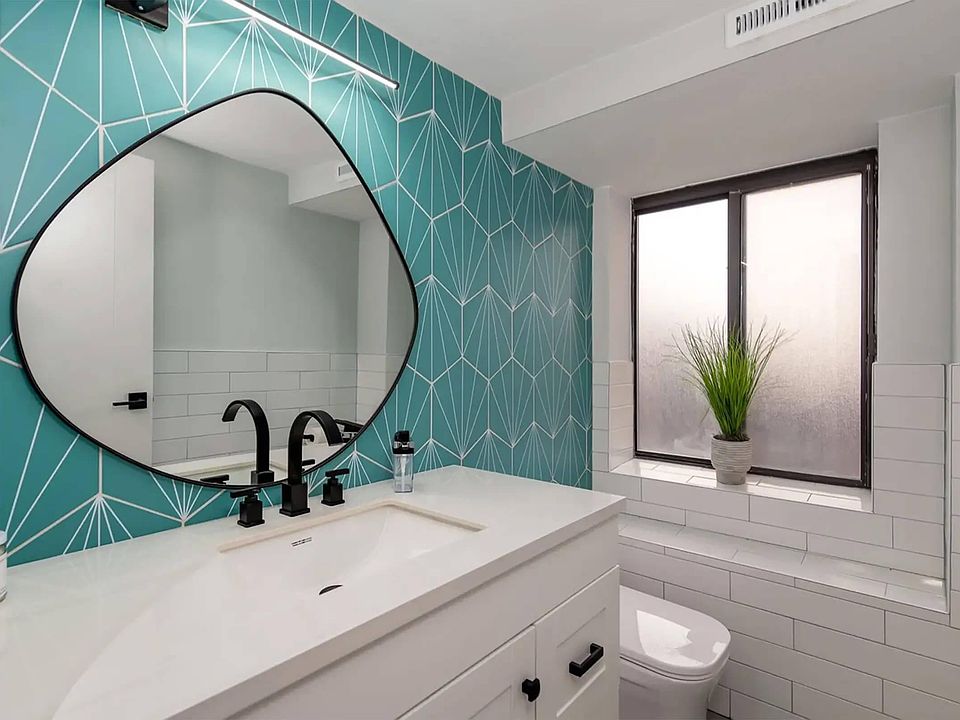 2nd image of 5340 Delmar Blvd APT 306