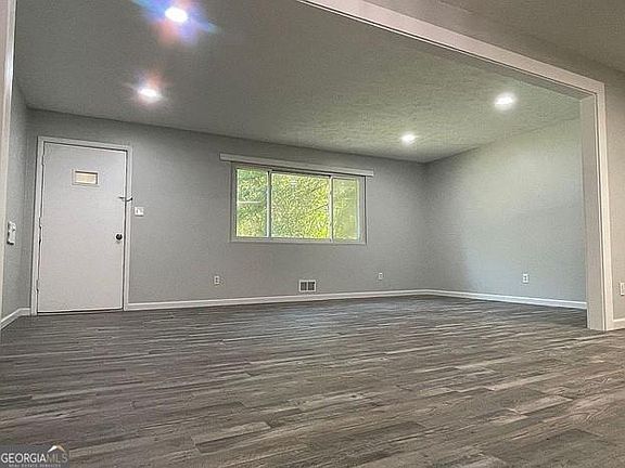 2nd image of 6845 Fielder Rd