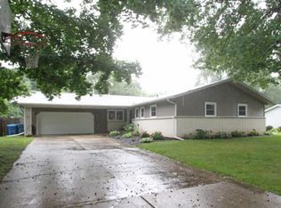 219 Mandalay Dr, Kalamazoo, MI 49009